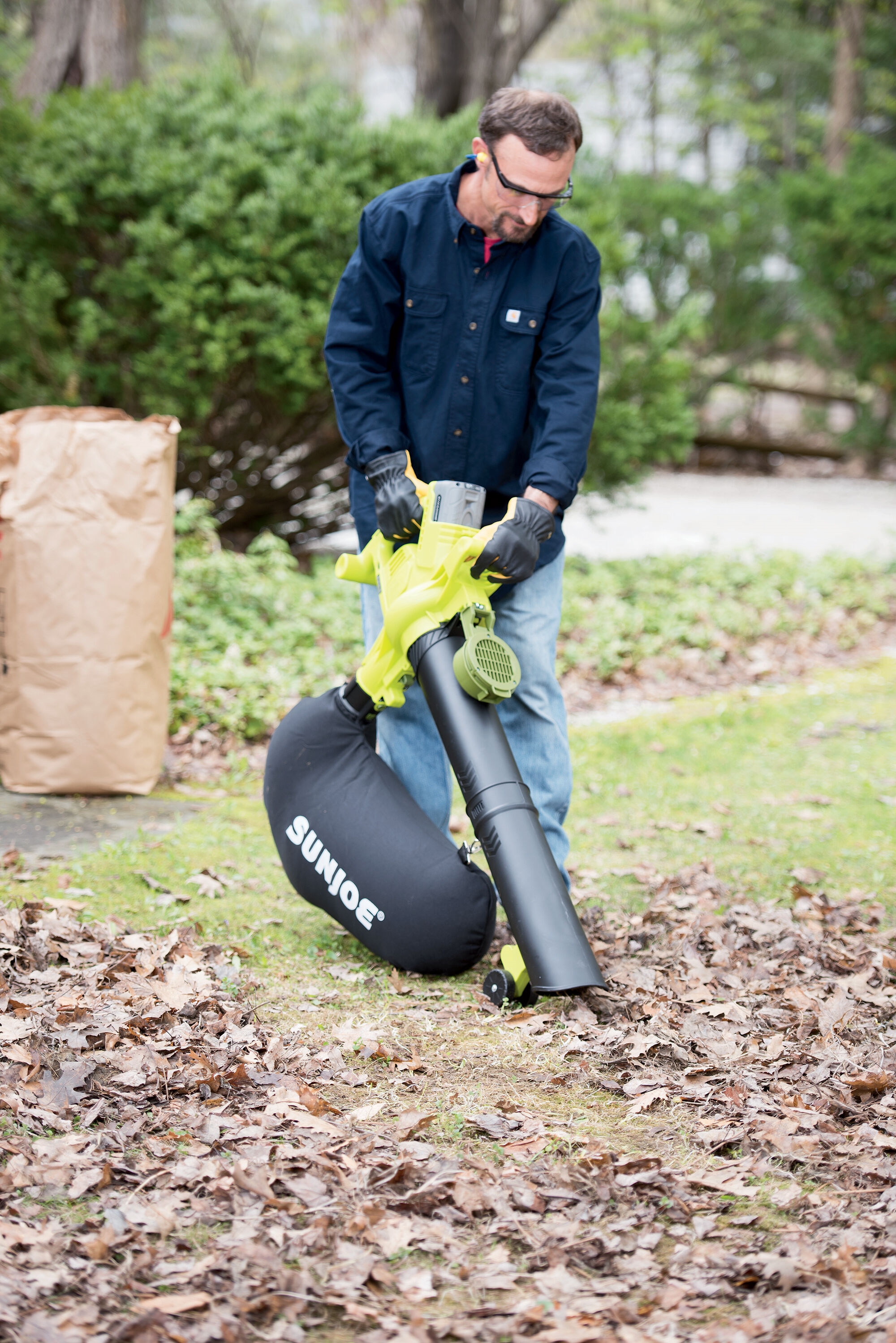 Portable Leaf Blower Mulcher Vacuum 40V | Gardener's Supply