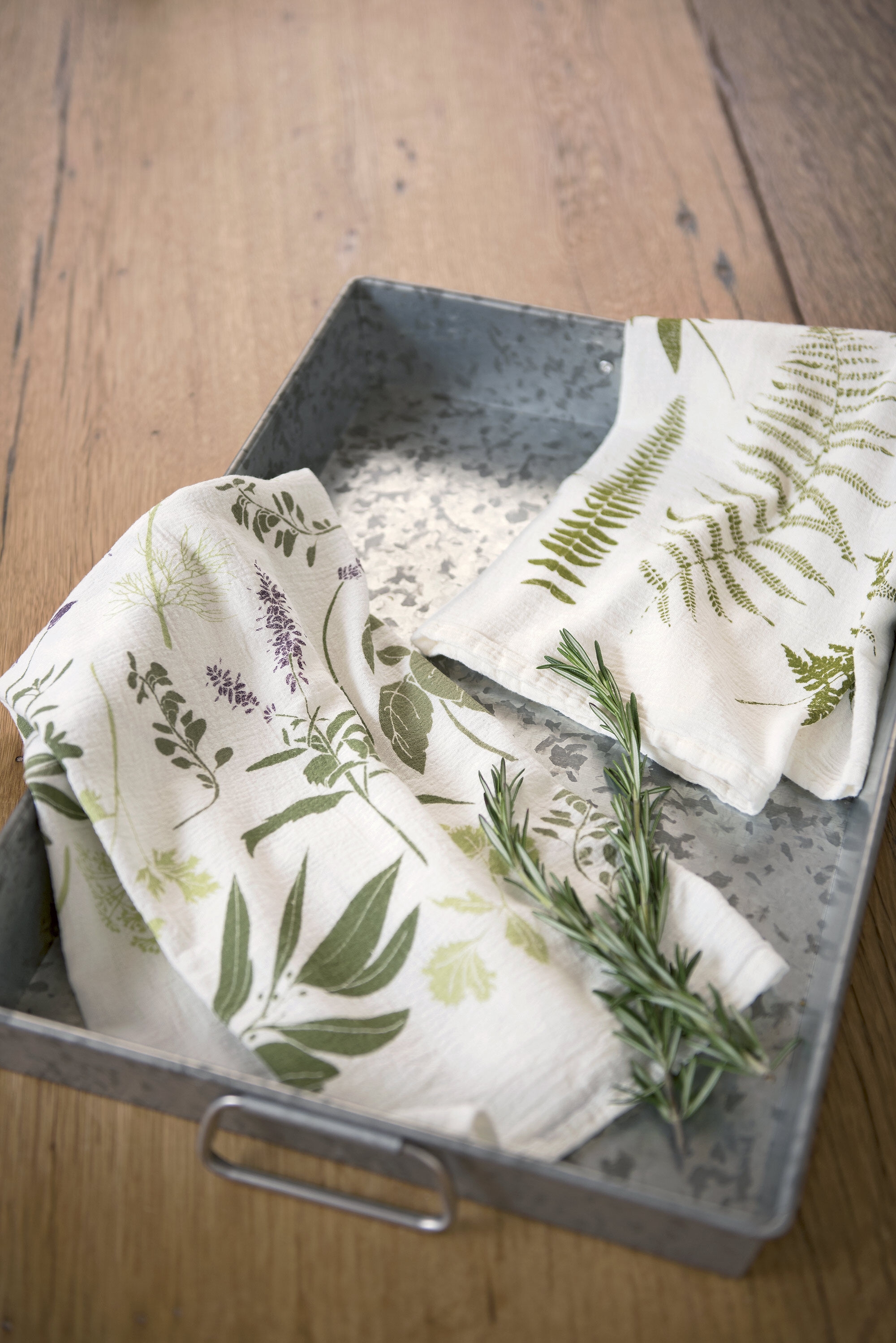 Botanical Print Cotton Flour Sack Tea Towels | Gardeners.com